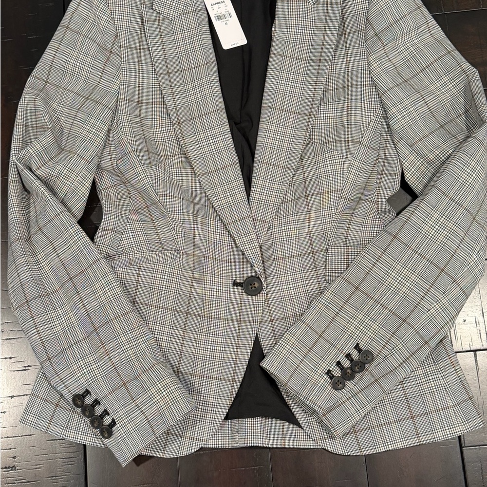 Express Women's Black, brown and White blazer and pants. The entire suite.